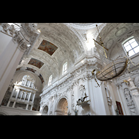 Vilnius, v. apatalu Petro ir Povilo banycia (St. Peter und Paul), Schiffsfrmiger Lster und Blick zur Orgel