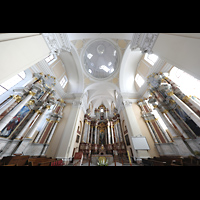 Vilnius, v. Kazimiero banycia (St. Kasimir), Vierung mit Blick in die Kuppel und zum Altar