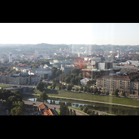 Vilnius, Arkikatedra (Kathedrale), Blick von der Panoramabar des Radisson Blu Hotels auf die Altstadt; links die Kathedrale