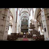 Riga, Mariendom, Hauptschiff in Richtung Orgel