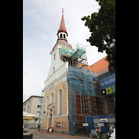 Prnu, Elisabeti kirik, Westfassade mit Turm