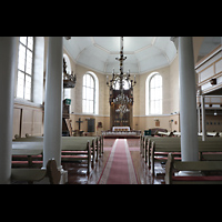 Prnu, Elisabeti kirik, Hauptschiff in Richgtung Chor