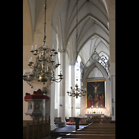 Tallinn (Reval), Oleviste kirik (Olai-Kirche), Seitlicher Blick in den Altarraum