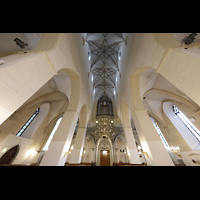 Tallinn (Reval), Oleviste kirik (Olai-Kirche), Innenraum in Richtung Orgel mit Blick ins 33 m hohe Gewlbe