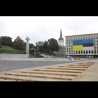 Tallinn (Reval), Niguliste kirik (St. Nikolai - jetzt Museum), Freiheitsplatz (Vabaduse vljak) mit Blick zur Niguliste kirik