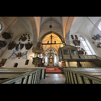 Tallinn (Reval), Toomkirik (Dom), Querhaus mit Epitaphen und Blick ins Hauptschiff zum Chor