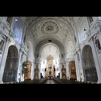 Mnchen (Munich), Jesuitenkirche St. Michael (ehem. Hofkirche), Innenraum in Richtung Chor