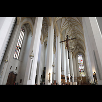 Mnchen (Munich), Liebfrauendom, Seitlicher Blick in den Chorraum