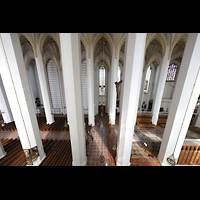 Mnchen (Munich), Liebfrauendom, Blick vom Chororgelspieltisch in den Dom