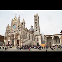 Siena, Cattedrale di Santa Maria Assunta, Außenansicht; rechts das unvollendete geplante Hauptschiff