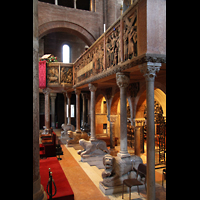 Modena, Duomo San Geminiano, Lettner mit Eingang zur Krypta