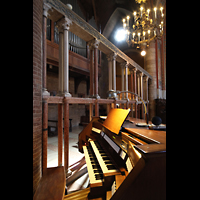 Modena, Duomo San Geminiano, Spieltisch und Orgel
