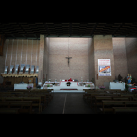 Bologna, San Giovanni Bosco, Innenraum / Hauptschiff in Richtung Chor
