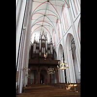 Schwerin, Dom St. Maria und St. Johannes, Innenraum / Hauptschiff in Richtung Orgel