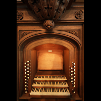 Spieltisch der Gray-Orgel