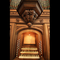 Spieltisch der Gray-Orgel