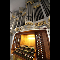 Saarlouis, St. Crispinus und Crispianus, Spieltisch mit Orgel