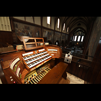 Mettlach, St. Lutwinus, Blick ber den Spieltisch in die Kirche