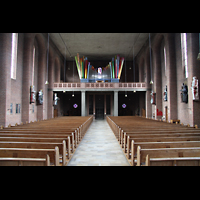 Augsburg, St. Elisabeth, Innenraum in Richtung Orgel