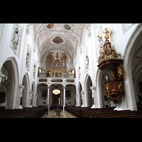 Hauptschiff / Innenraum in Richtung Orgel