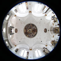 Weilheim i.OB., Stadtpfarrkirche Mari Himmelfahrt, Innen-Gesamtansicht mit alter Orgel (bis 2023)