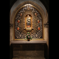 Regensburg, Dom St. Peter, Seitenaltar mit Maria und Jesus