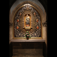 Seitenaltar mit Maria und Jesus