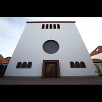 Detmold, Heilig-Kreuz-Kirche, Fassade