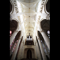 Chalons-en-Champagne, Cathédrale Saint-Etienne, Gewölbe im Hauptschiff und Orgel