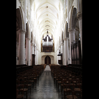 Chalons-en-Champagne, Cathdrale Saint-Etienne, Blick vom Chor auf den gesamten Innenraum mit Chor- und Hauptorgel