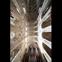 Paris, Saint-Eustache, Blick ins Gewölbe und zur Orgel