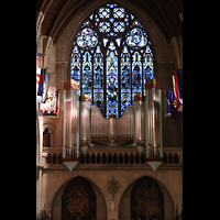 Paris, Cathdrale Amricaine (Holy Trinity Cathedral), Grand Choeur Teilorgel mit buntem Glasfenster