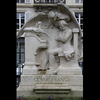 Paris, Sainte-Clotilde, César Franck-Denkmal vor der Kirche