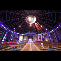 Liverpool, Metropolitan Cathedral of Christ the King, Gesamter Innenraum