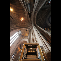 Liverpool, Anglican Cathedral, Spieltisch mit Blick ins Gewölbe und die Kuppel