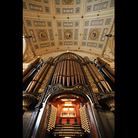 Liverpool, St. George's Hall, Blick vom Spieltisch auf die Orgel und ins Gewölbe