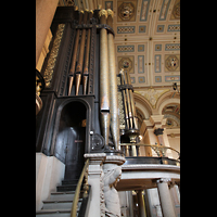 Liverpool, St. George's Hall, Aufgang zur Orgel