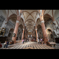 Verona, Cattedrale S. Maria Assunta, Innenraum in Richtung Chor