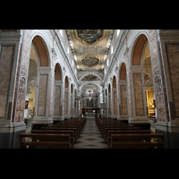 Sorrento, Cattedrale, Hauptschiff in Richtung Chor
