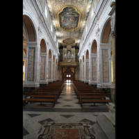 Sorrento, Cattedrale, Hauptschiff in Richtung Orgel