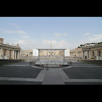 Roma (Rom), Basilica S. Pietro (Petersdom), Petersplatz vom Hauptportal aus gesehen
