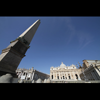 Roma (Rom), Basilica S. Pietro (Petersdom), Obelisk und Petersdom perspektivisch