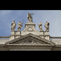Roma (Rom), Basilica di San Giovanni in Laterano, Figuren auf der Fassade