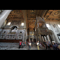 Roma (Rom), Basilica di San Giovanni in Laterano, Blick aufs Ziborium und zur Blasi-Orgel im Transept