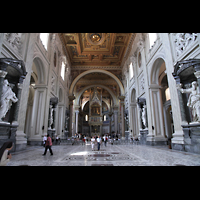 Roma (Rom), Basilica di San Giovanni in Laterano, Innenraum in Richtung Chor