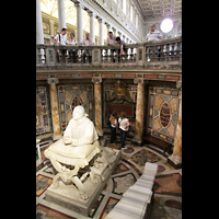 Roma (Rom), Basilica Santa Maria Maggiore, Raum unter dem Hauptaltar mit Pius-Statue