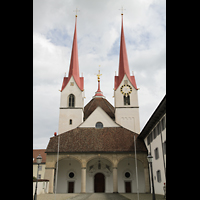 Muri, Klosterkirche, Fassade mit Türmen