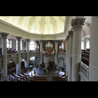 Bern, Heilig-Geist-Kirche, Blick von der Seitenempore zur Orgel
