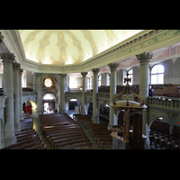 Bern, Heilig-Geist-Kirche, Blick von der Orgel in die Kirche