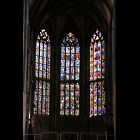 Bern, Münster St. Vinzenz, Bunte Glasfenster im Chor